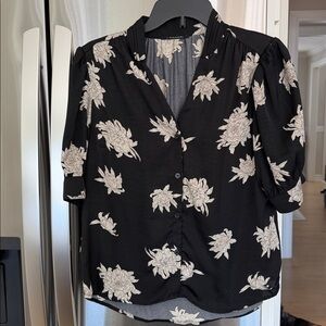 Tahari puff sleeve blouse size Med like New